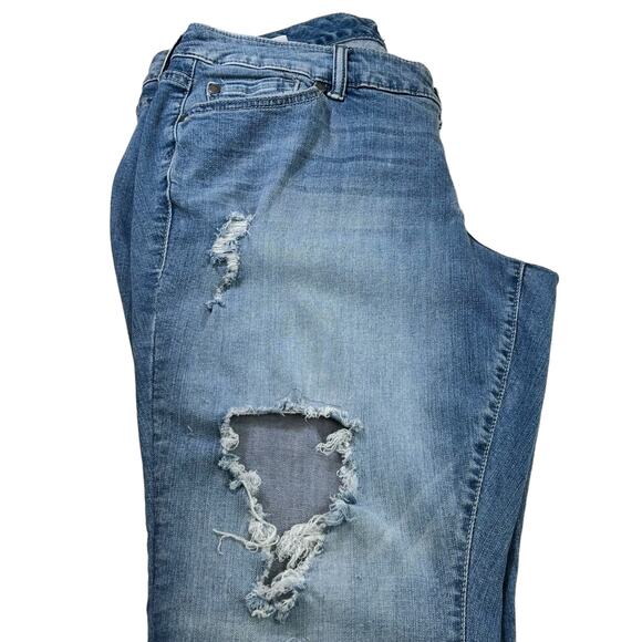 Torrid Boyfriend Jeans Women Ripped Distressed Frayed Hems Stone Wash Crop Denim - Picture 6 of 15